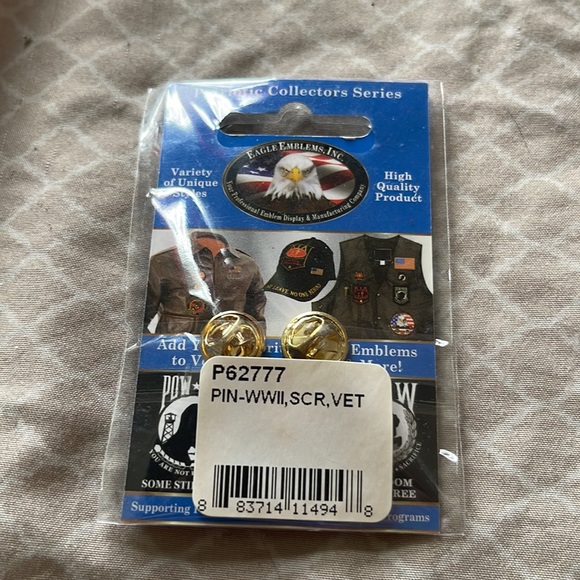 WWII VETERAN pin - Picture 3 of 3